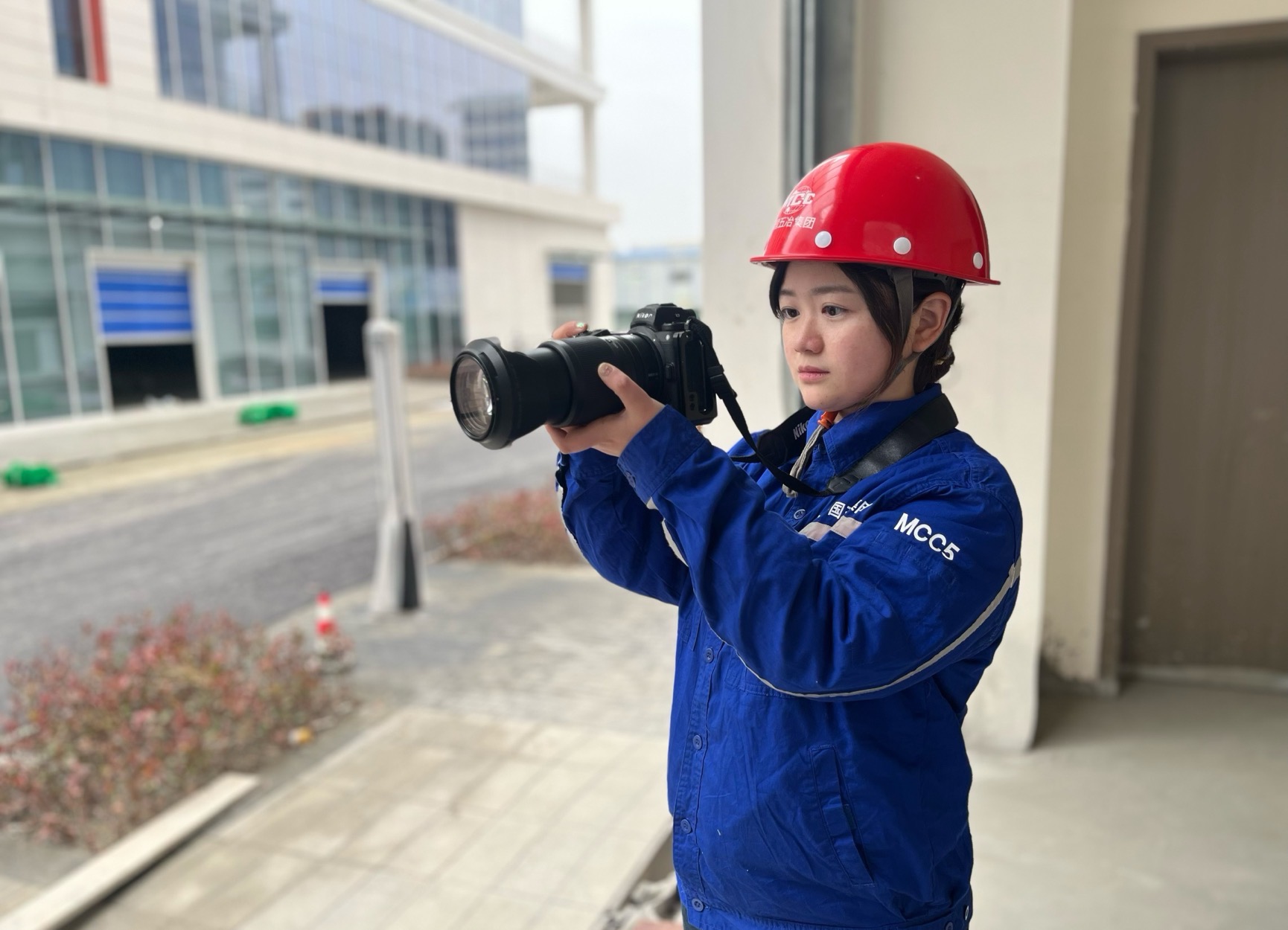 4.鄧青琳,機(jī)電公司黨群部科員。.jpg undefined